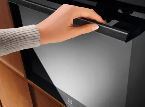 Встраиваемый духовой шкаф Electrolux COC8E39Z